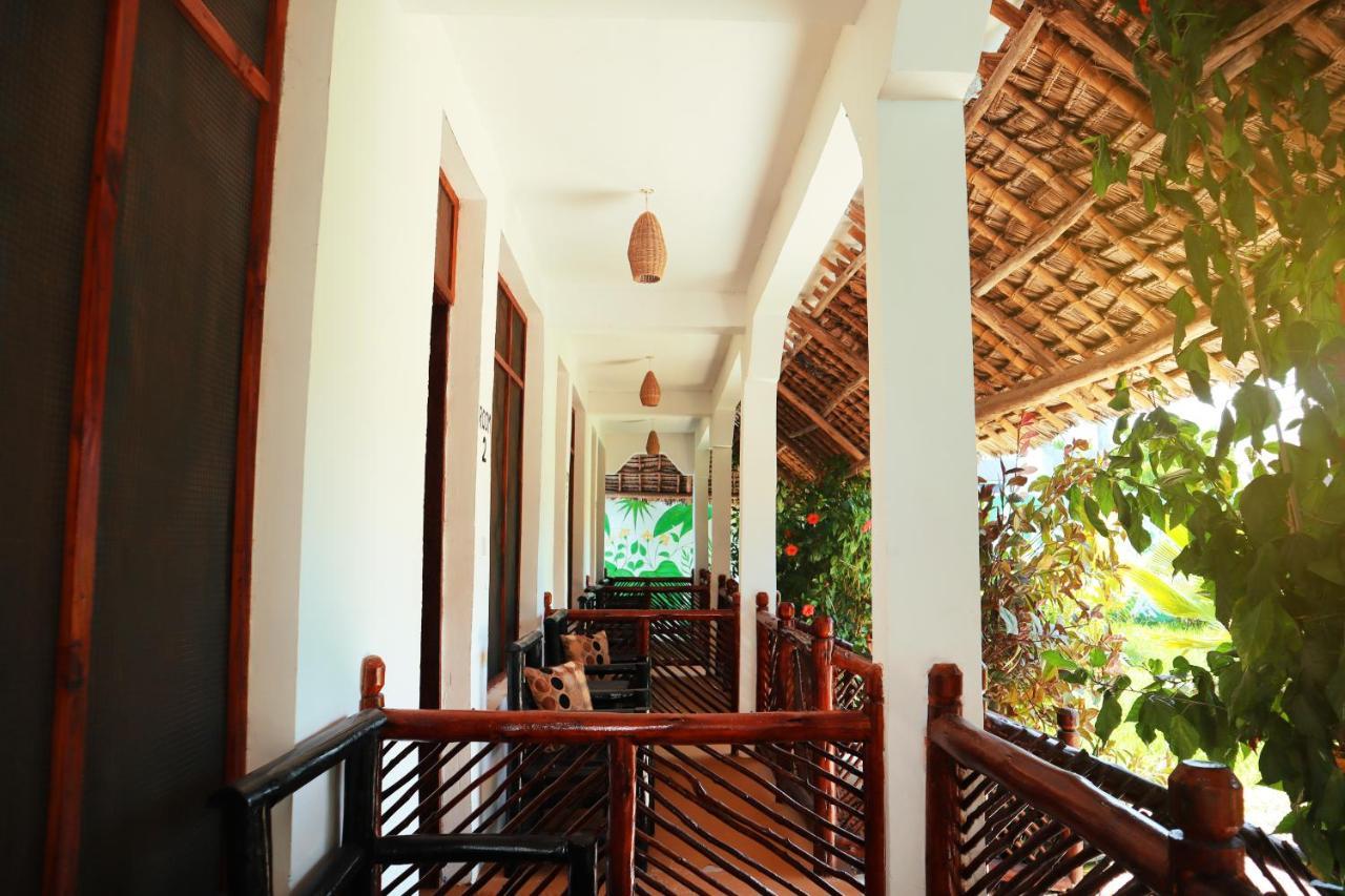 Darwesh Nyumba Lodge Нунгви Экстерьер фото