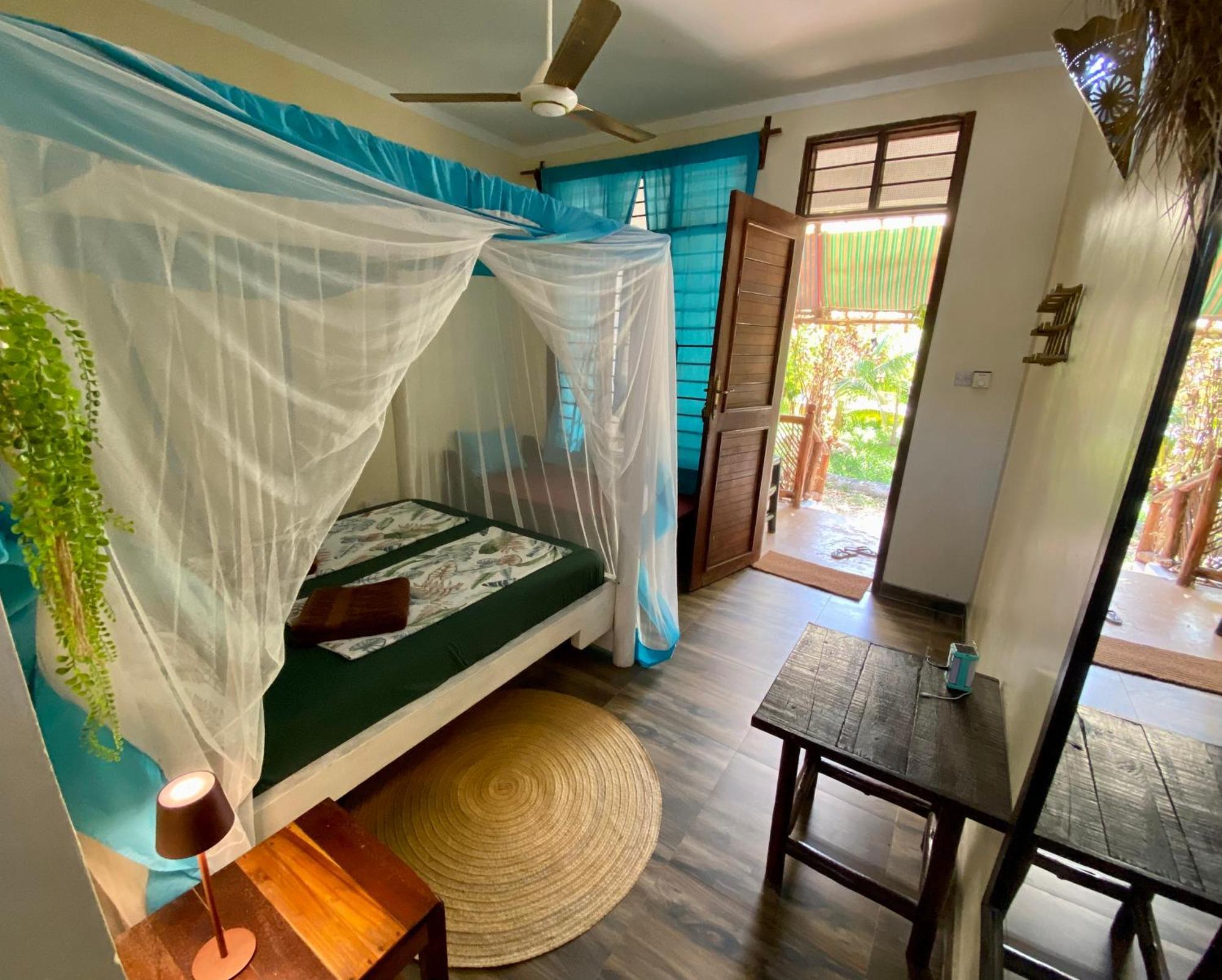 Darwesh Nyumba Lodge Нунгви Экстерьер фото
